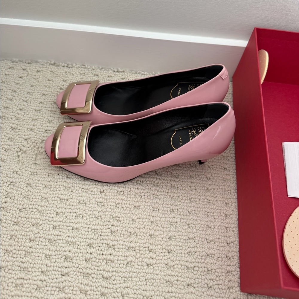Roger Vivier pump in patent leather - Picture 2 of 3